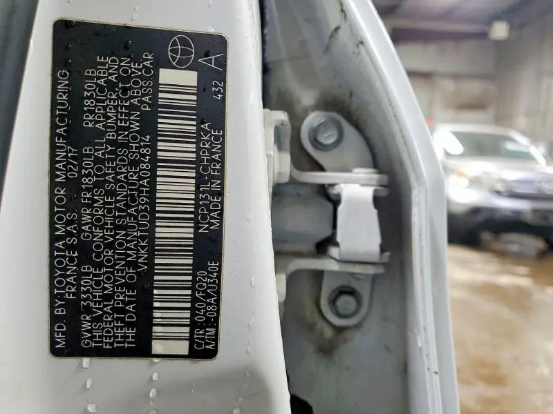 2017 TOYOTA YARIS 5-DOOR L FLEET  