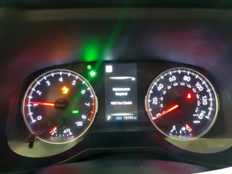 2022 TOYOTA RAV4 XLE  