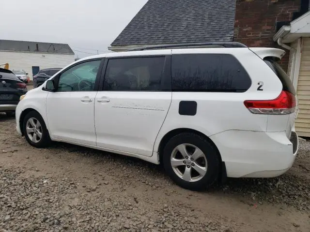 2012 TOYOTA SIENNA LE  