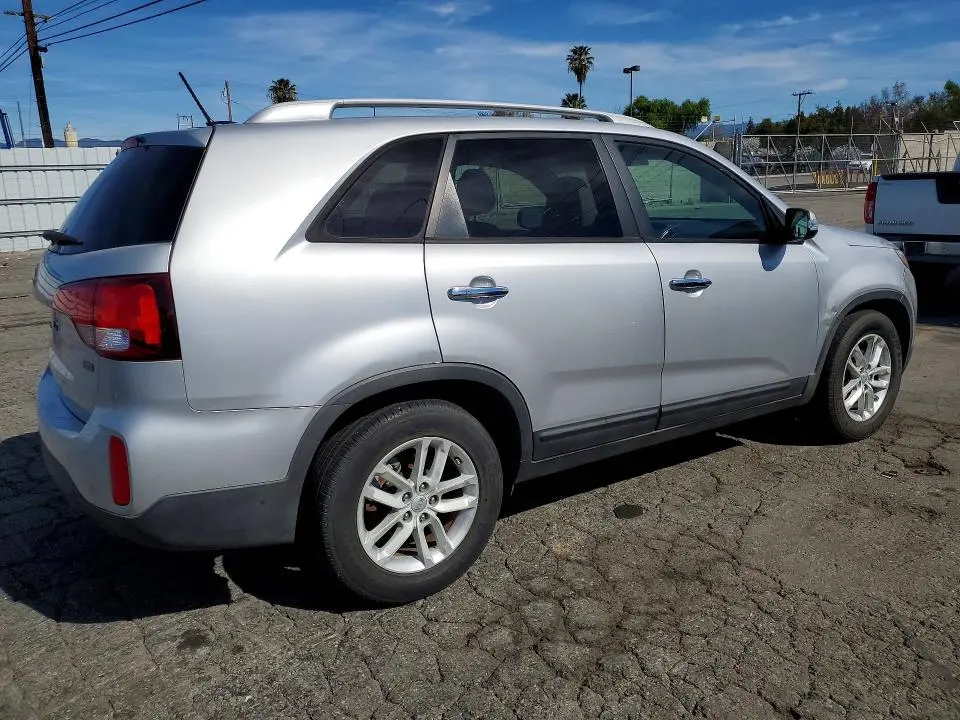 2015 KIA SORENTO LX  