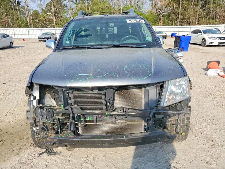 2016 NISSAN FRONTIER SL  