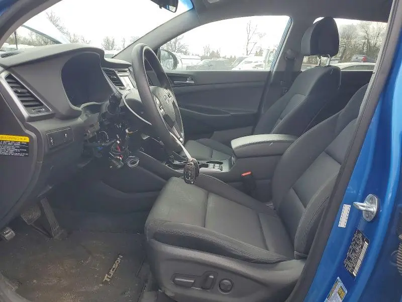 2017 HYUNDAI TUCSON SE  