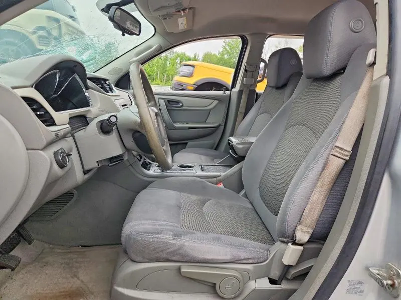 2014 CHEVROLET TRAVERSE LS  