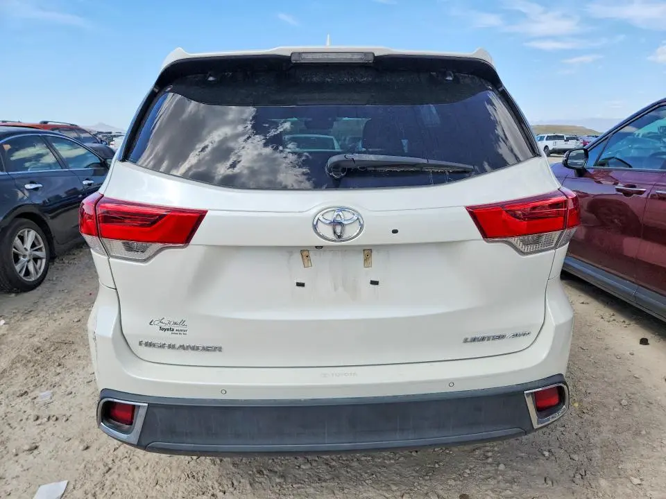 2019 TOYOTA HIGHLANDER LIMITED PLATINUM  
