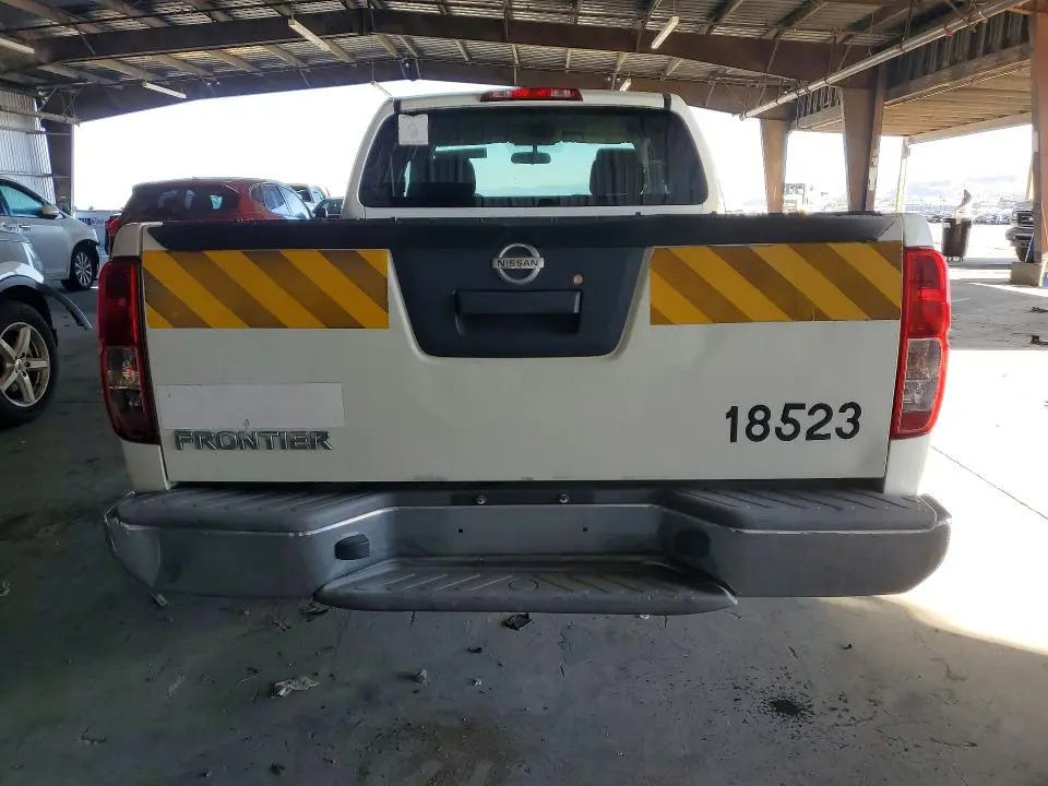 2014 NISSAN FRONTIER S  