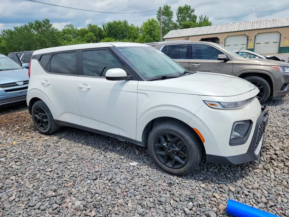 2022 KIA SOUL LX  