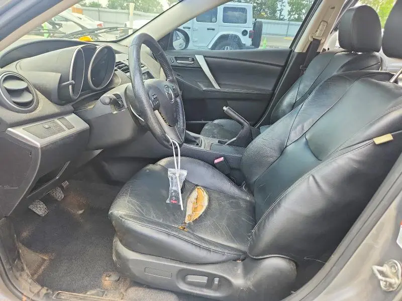 2011 MAZDA 3 S  