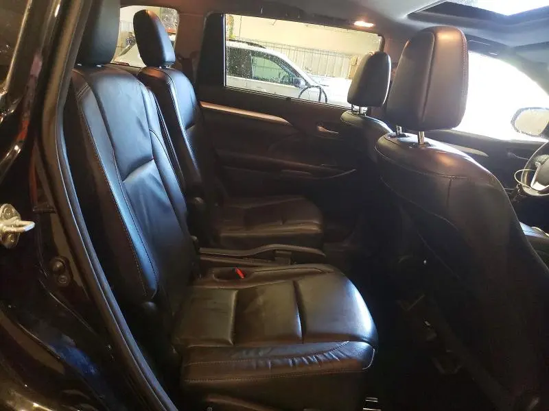 2016 TOYOTA HIGHLANDER XLE  