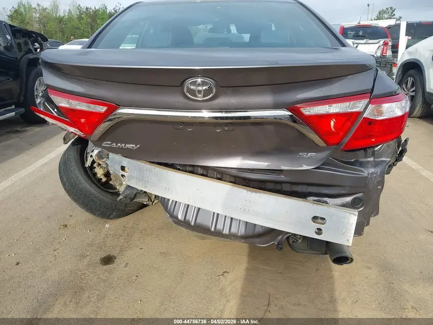 2016 TOYOTA CAMRY SE