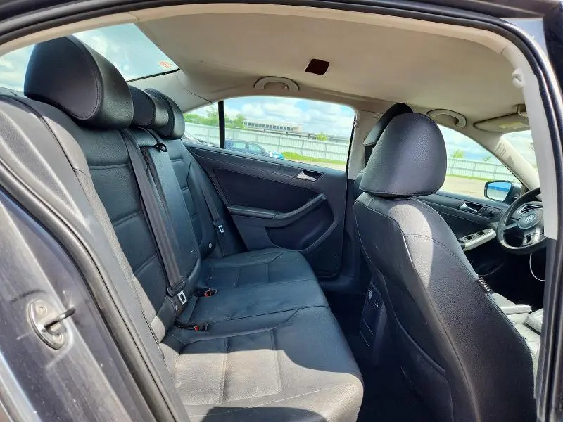 2012 VOLKSWAGEN JETTA SE  