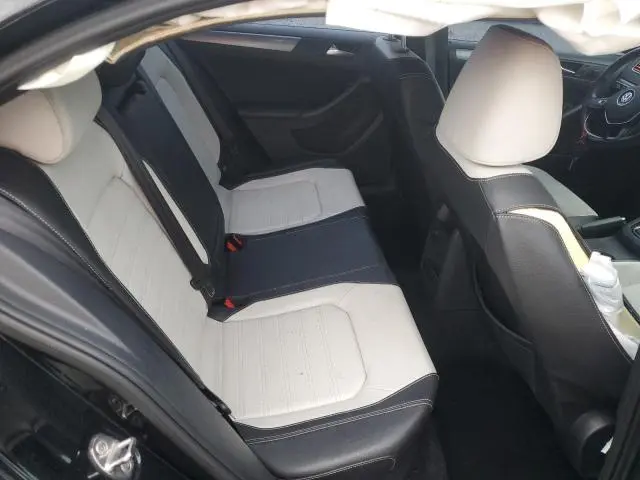 2016 VOLKSWAGEN JETTA SPORT  