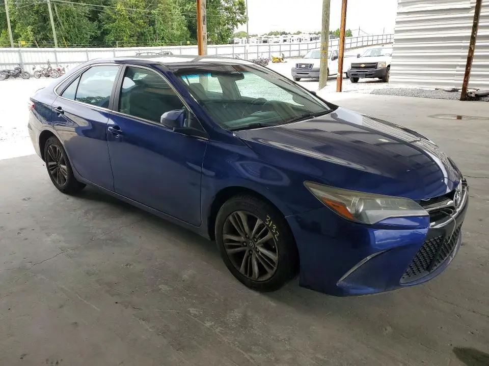 2016 TOYOTA CAMRY SE  