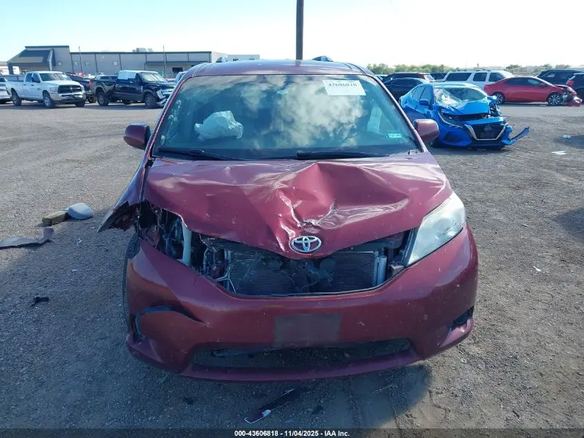 2015 TOYOTA SIENNA LE 8 PASSENGER