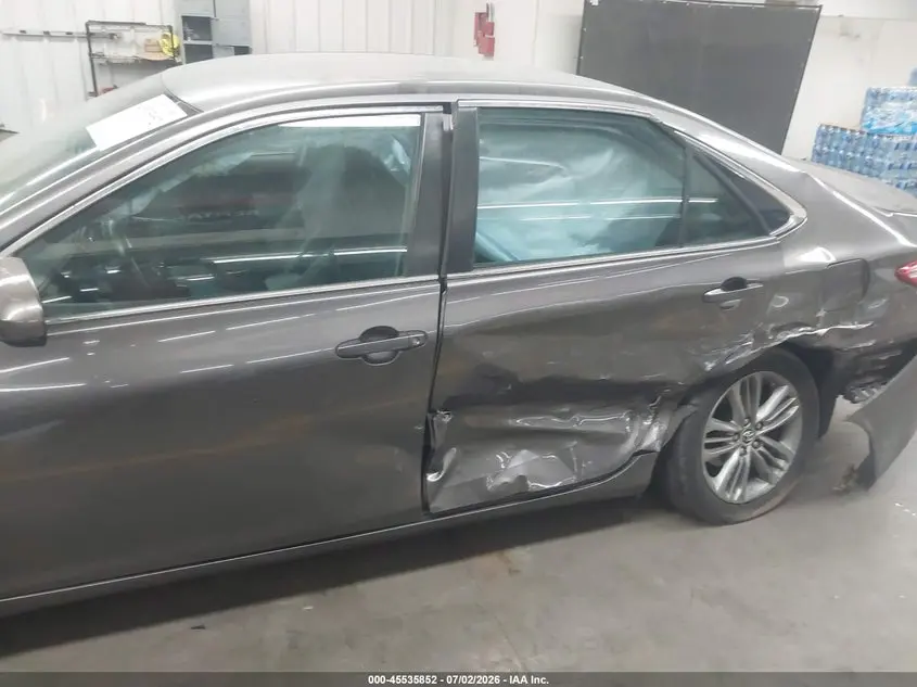 2015 TOYOTA CAMRY SE