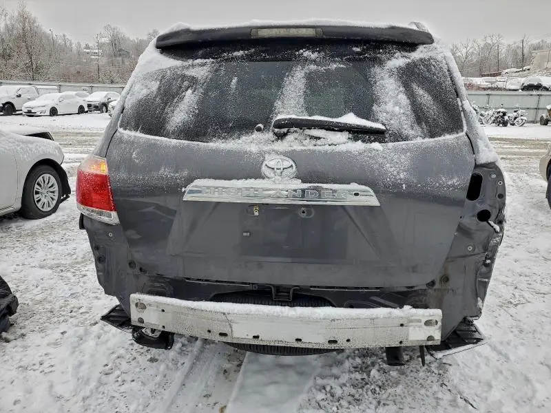 2013 TOYOTA HIGHLANDER BASE  