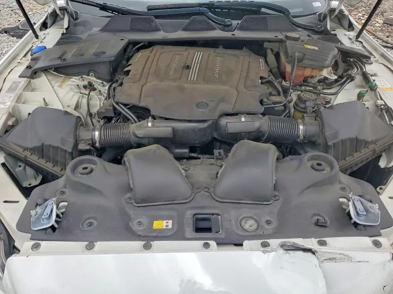 2016 JAGUAR XJ   