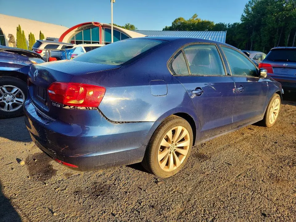 2012 VOLKSWAGEN JETTA SE  