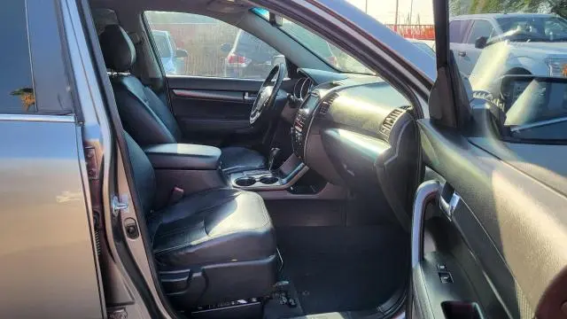 2011 KIA SORENTO SX  