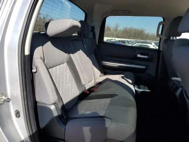 2017 TOYOTA TUNDRA CREWMAX SR5  