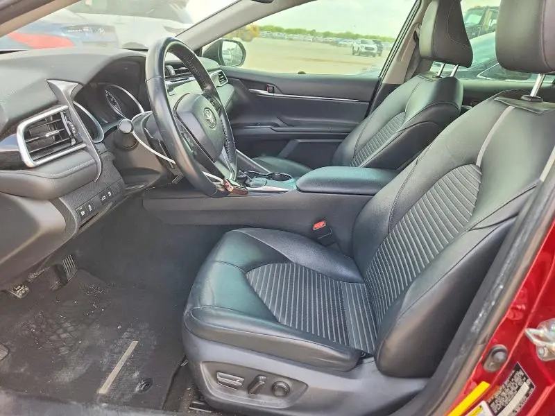 2018 TOYOTA CAMRY SE  