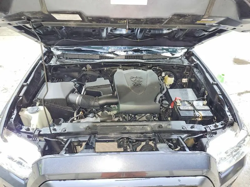 2020 TOYOTA TACOMA SR5 V6  