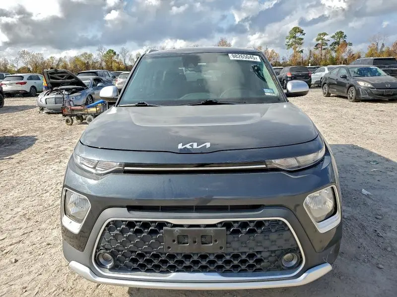 2022 KIA SOUL LX  