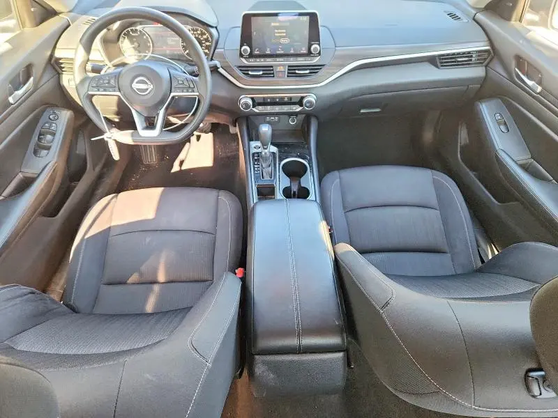 2024 NISSAN ALTIMA SV  