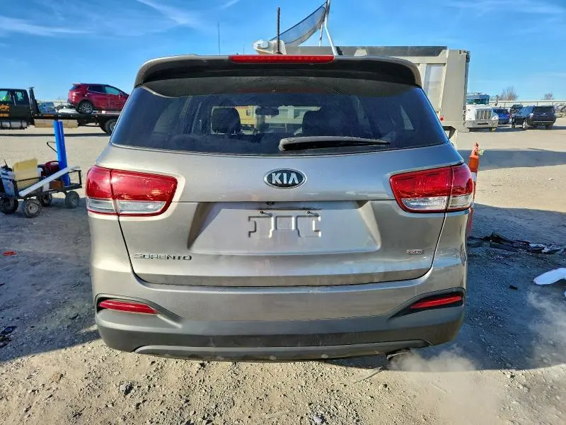 2017 KIA SORENTO LX  