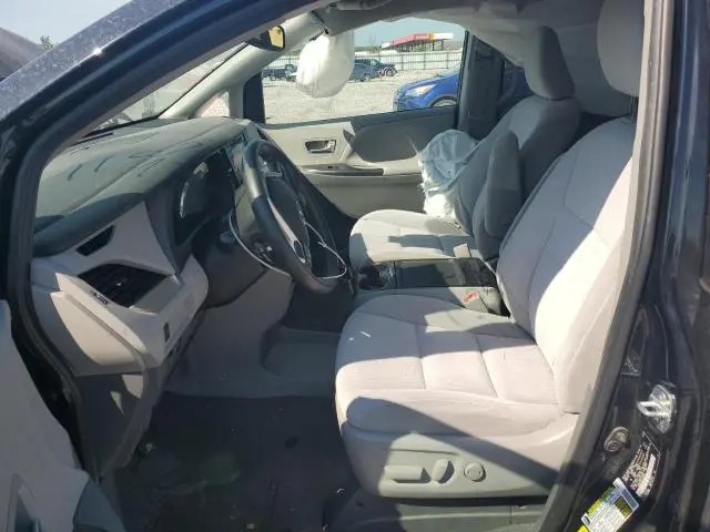 2020 TOYOTA SIENNA LE  