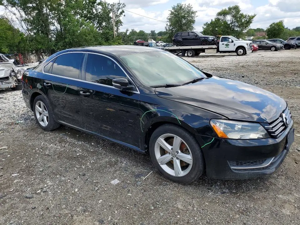 2013 VOLKSWAGEN PASSAT SE  