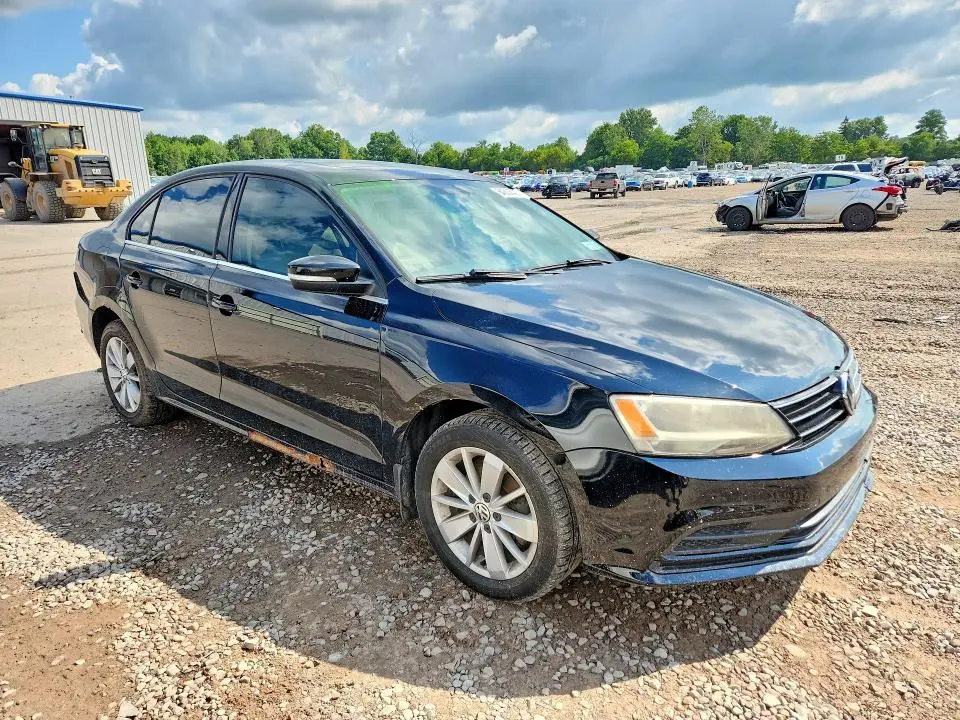 2016 VOLKSWAGEN JETTA SE  