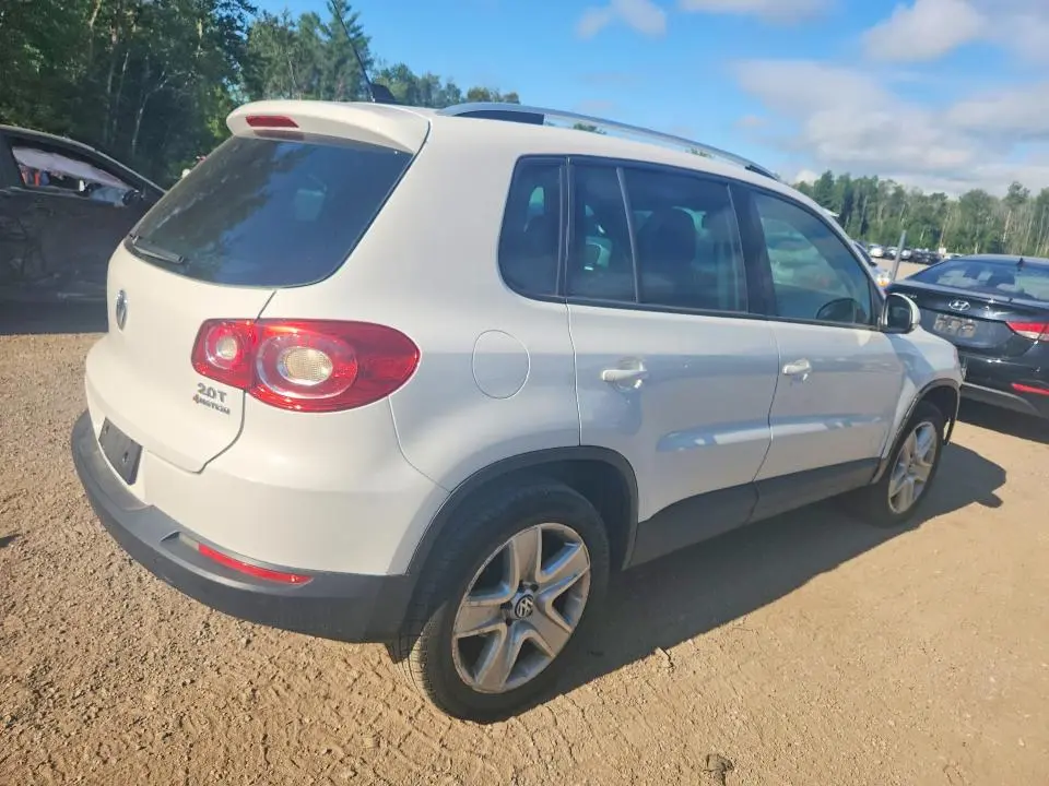 2010 VOLKSWAGEN TIGUAN SE  