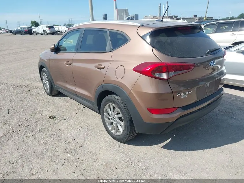 2016 HYUNDAI TUCSON SE
