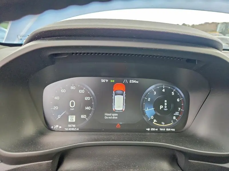 2019 VOLVO XC40 T5 R-DESIGN  