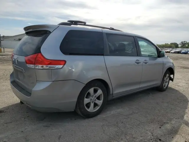 2012 TOYOTA SIENNA LE  