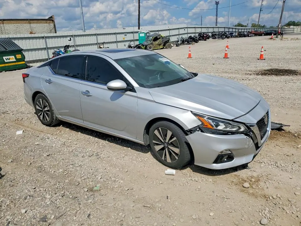 2019 NISSAN ALTIMA SL  