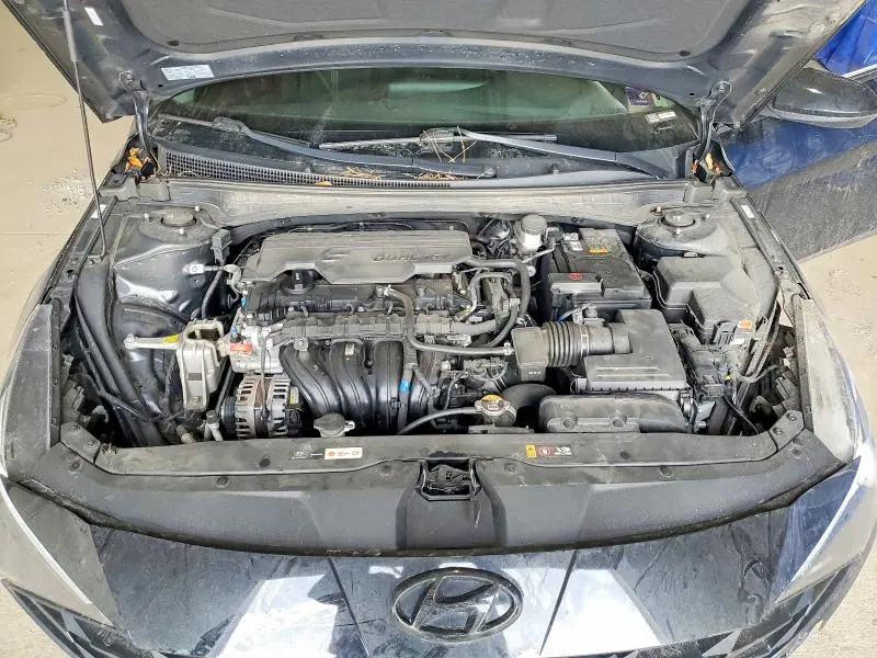 2023 HYUNDAI ELANTRA SE  