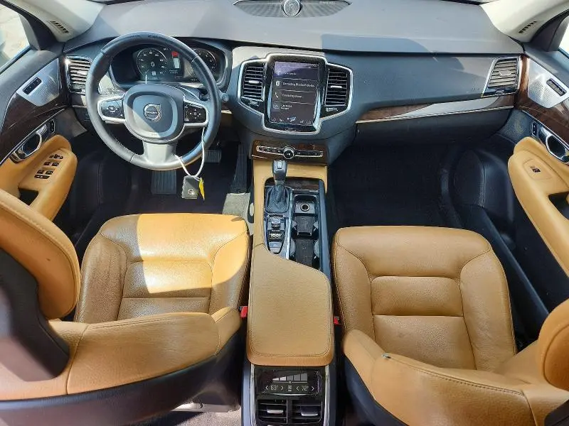 2016 VOLVO XC90 T6  