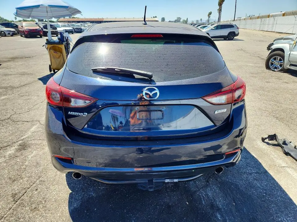 2018 MAZDA 3 TOURING  