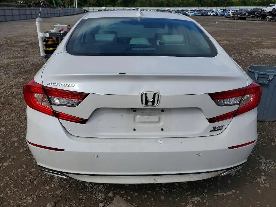 2018 HONDA ACCORD TOURING  