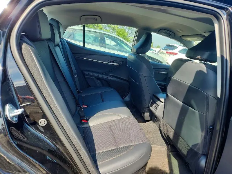 2025 TOYOTA CAMRY XLE  