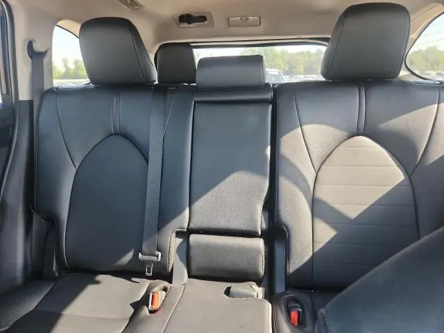 2026 TOYOTA HIGHLANDER XLE  