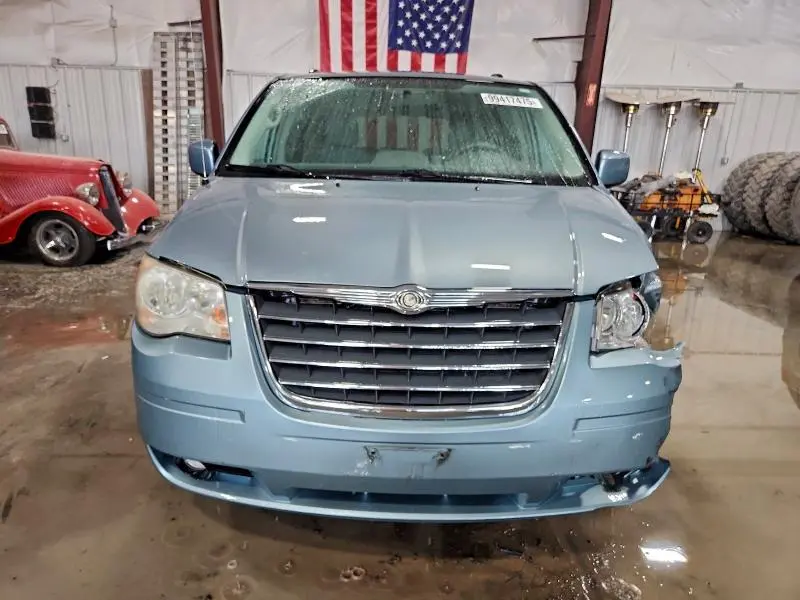 2010 CHRYSLER TOWN & COUNTRY TOURING  