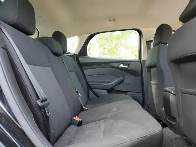 2016 FORD FOCUS SE  