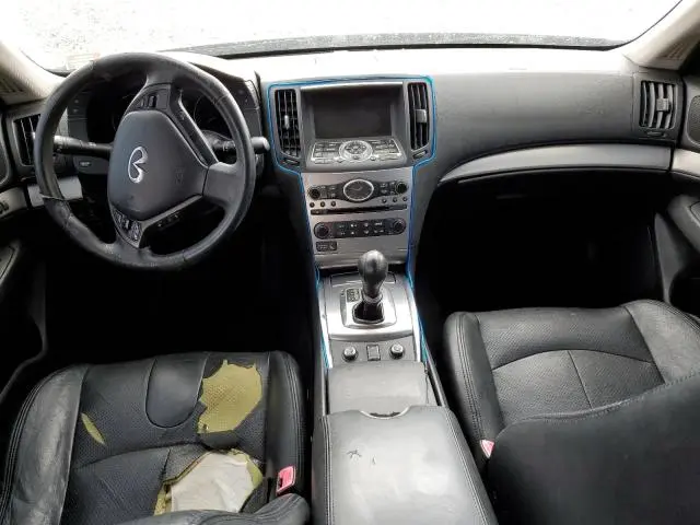 2011 INFINITI G37