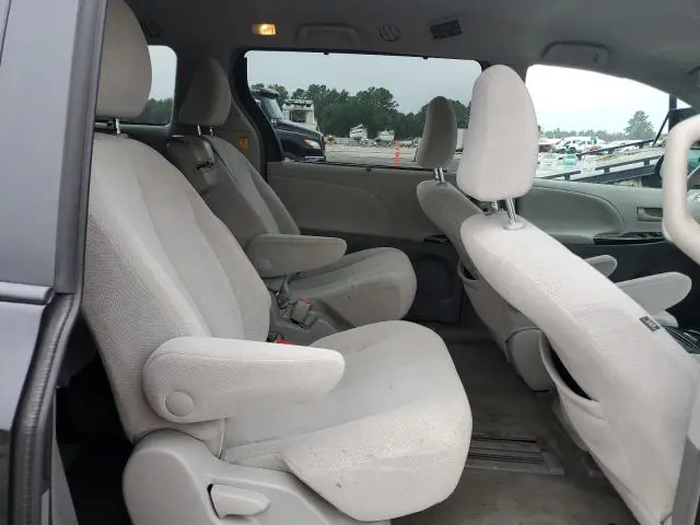 2013 TOYOTA SIENNA LE  