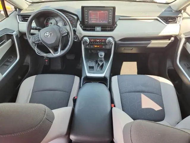 2019 TOYOTA RAV4 XLE  