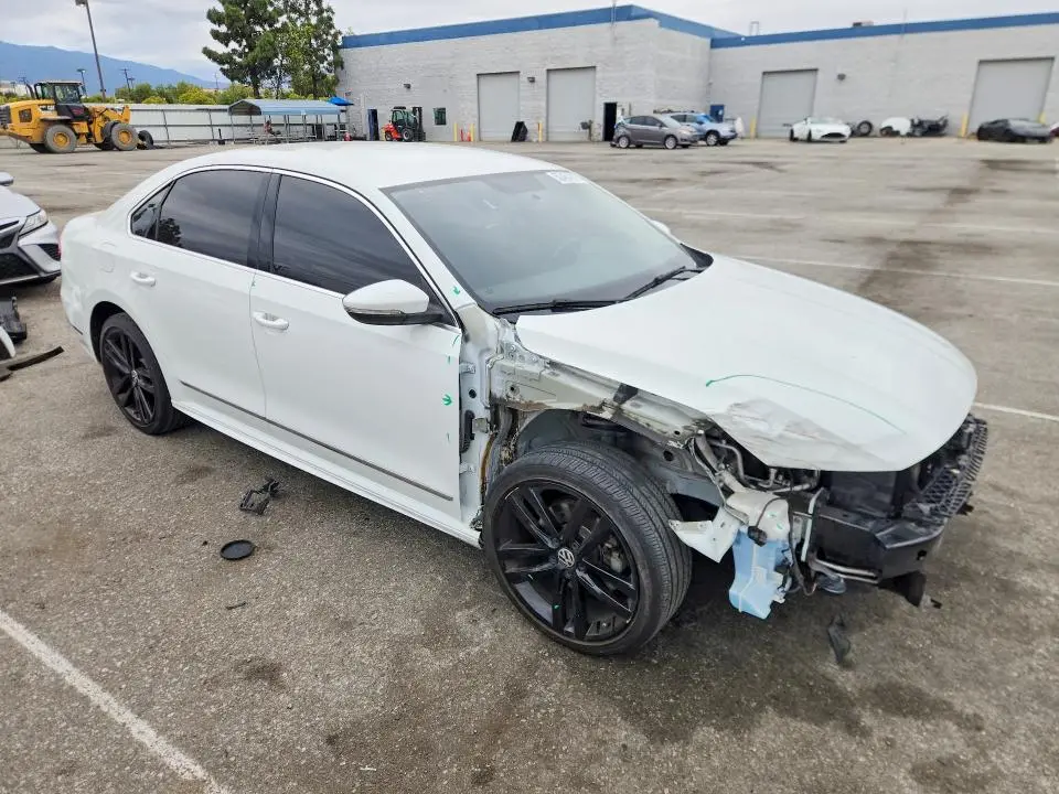 2017 VOLKSWAGEN PASSAT R-LINE  