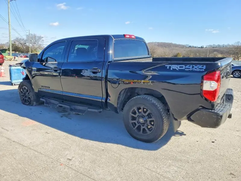 2018 TOYOTA TUNDRA CREWMAX SR5  