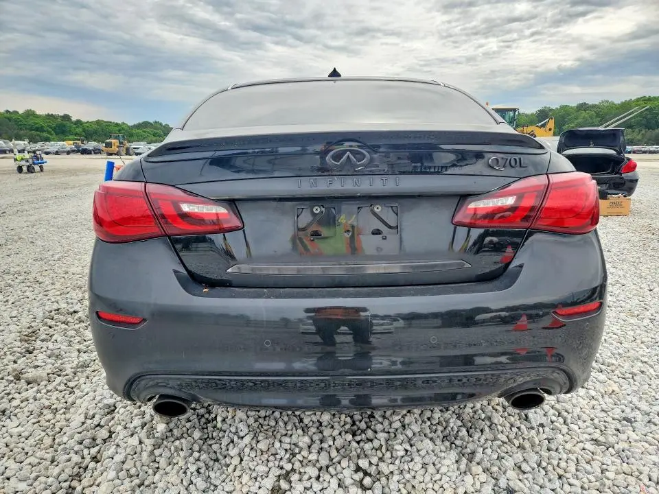 2016 INFINITI Q70L 3.7  